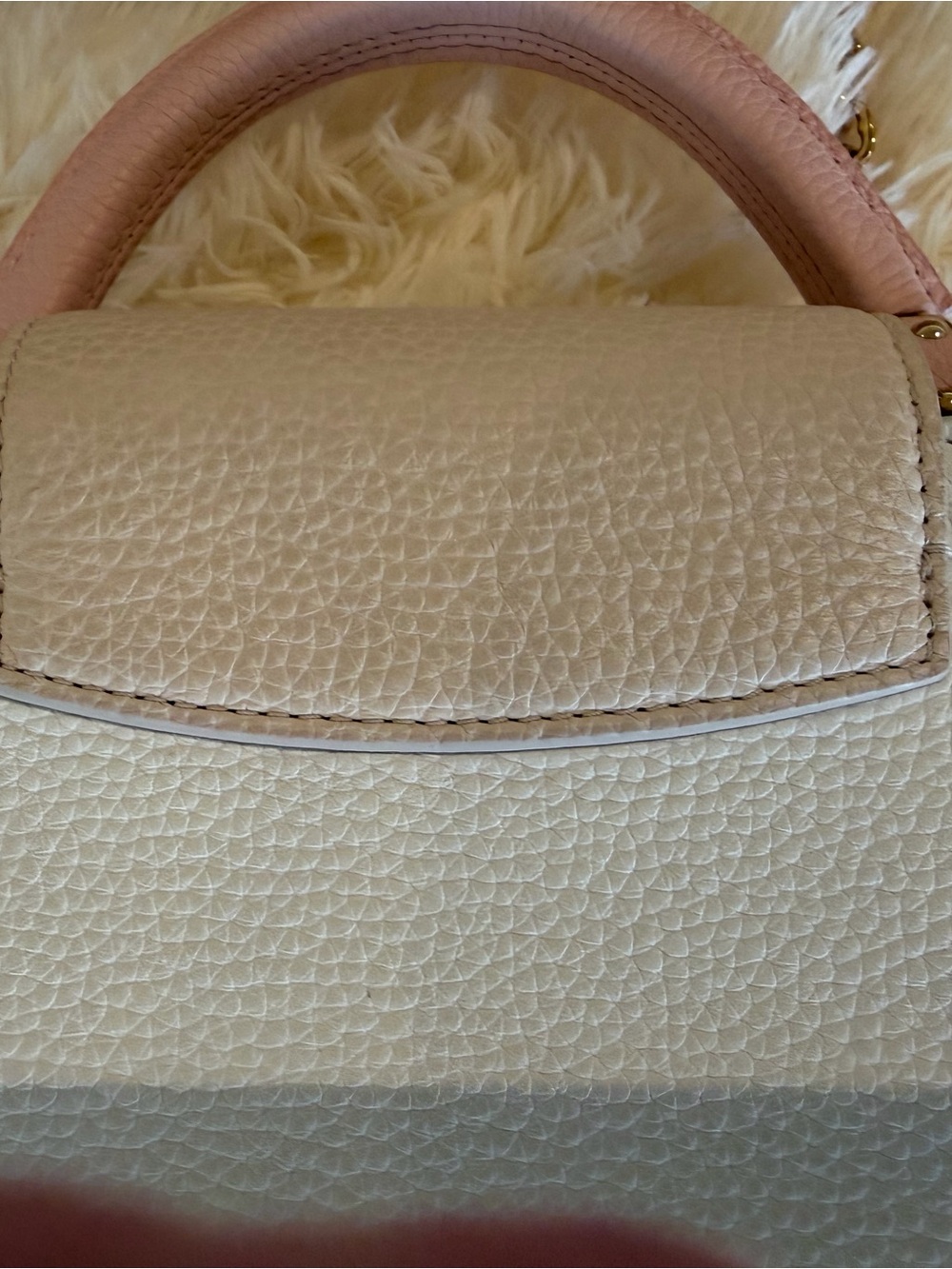 Louis Vuitton White and Pink Capucines Crossbody Bag with Gold Hardware - Picture 10 of 13